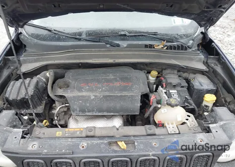 2016 Jeep Renegade Trailhawk z USA, uszkodzony, nr VIN ZACCJBCT9GPD85302